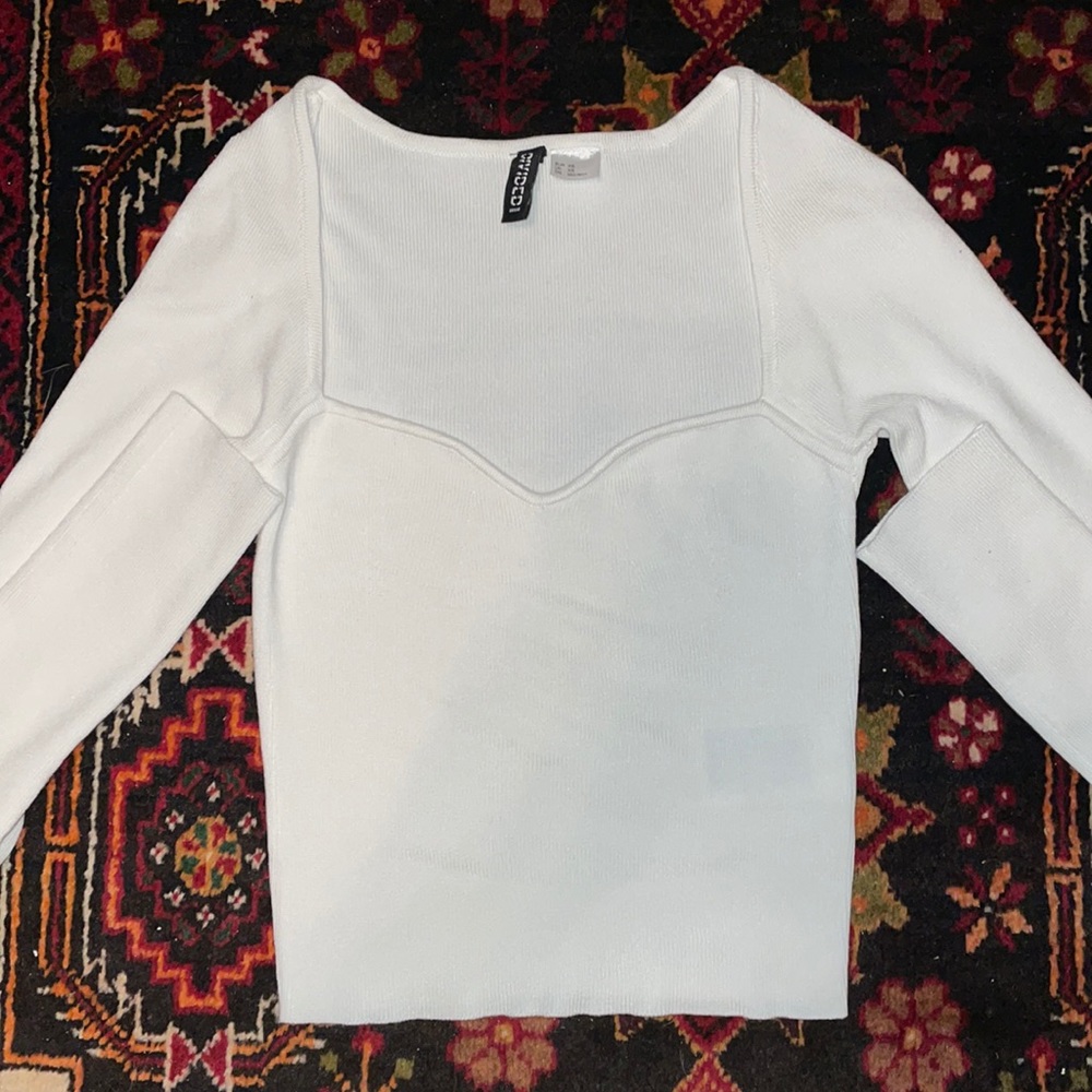 Sweetheart neckline Long Sleeve